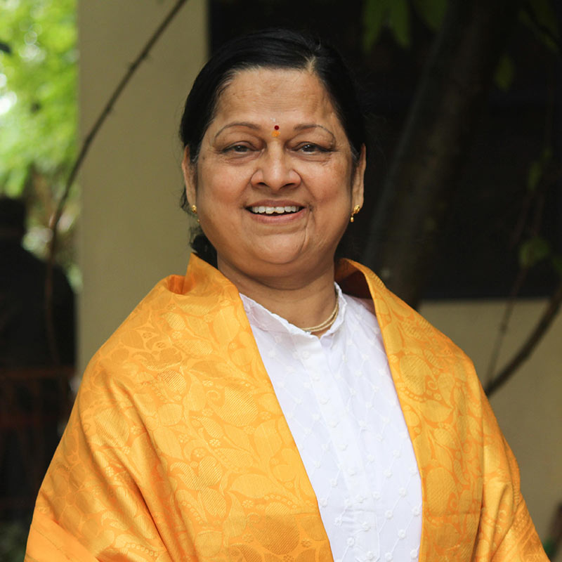 Yogacharya Sandhya Dixit