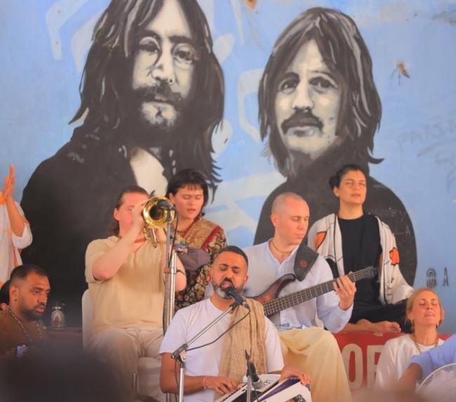 maharishi2